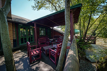 Terasa restaurant Penziunea Zetevar