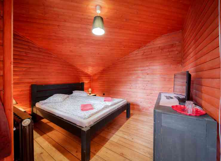 Book House nr.9 Pensiunea Zetevar